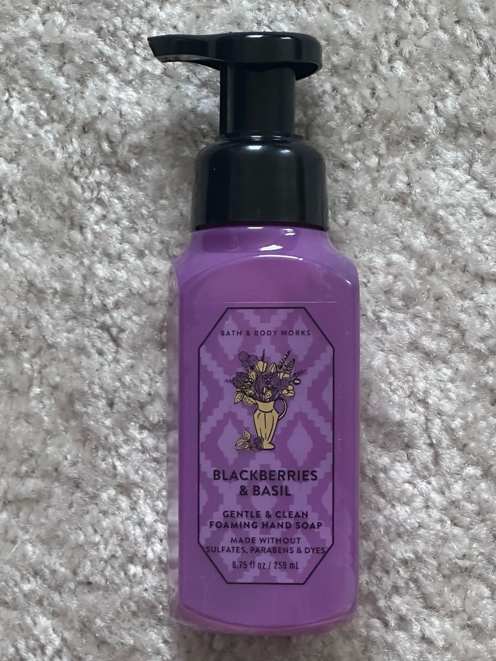 Bath & Body Works - Blackberries & Basil Foaming Hand Soap